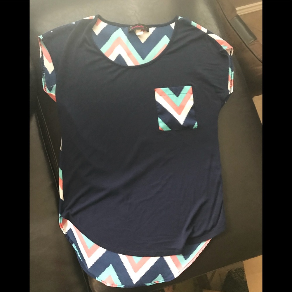 Tunic with chevron pattern on the back